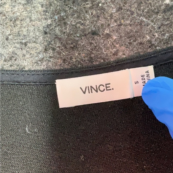 Vince Black and White Relaxed Blouse with Short Sleeves - Picture 6 of 7